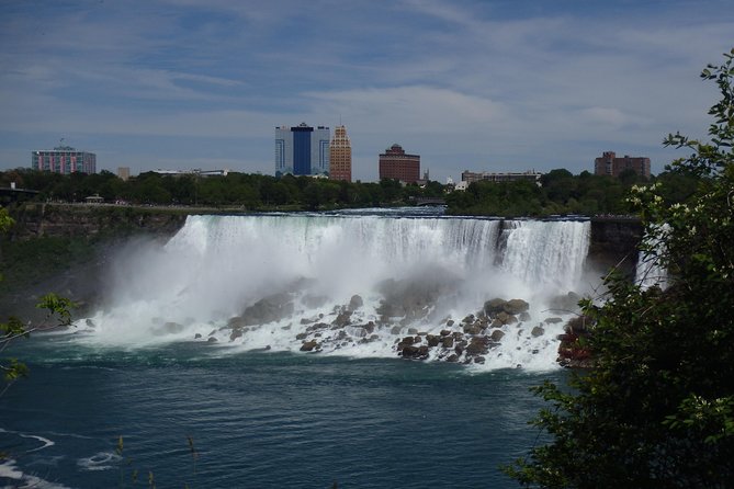 Fall for Niagara Tour - Three hours beside the falls