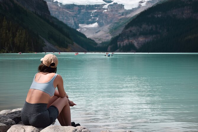 From Banff: Affordable Moraine Lake and Lake Louise Shuttle Bus - Timing, group size, and practical comfort