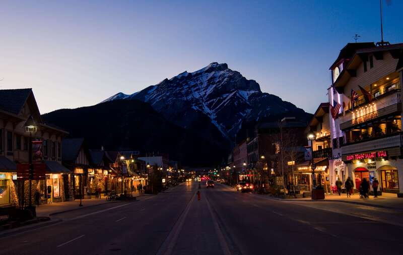 From Banff/Canmore: Deep 1 Day Tour in Banff National Park - Why this one-day route works