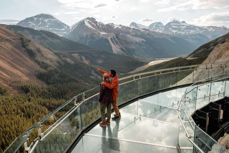 From Banff: Columbia Icefield Tour with Glacier Skywalk - Lunch and the question of the dining stop