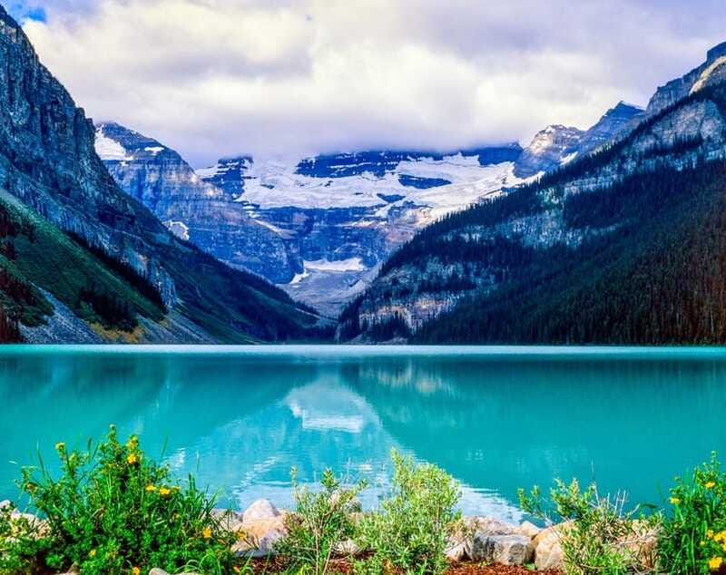 From Banff: Moraine Lake & Lake Louise Tour - The small comforts that matter in mountain weather