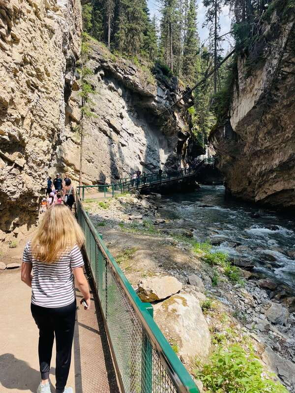From Calgary: Banff, Moraine Lake and Lake Louise Tour - Banff Avenue: lunch, shops, and a useful break