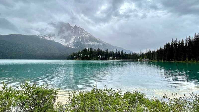 From Calgary: Banff & Yoho National Parks Private Day Tour - Crossing into Yoho National Park at Emerald Lake