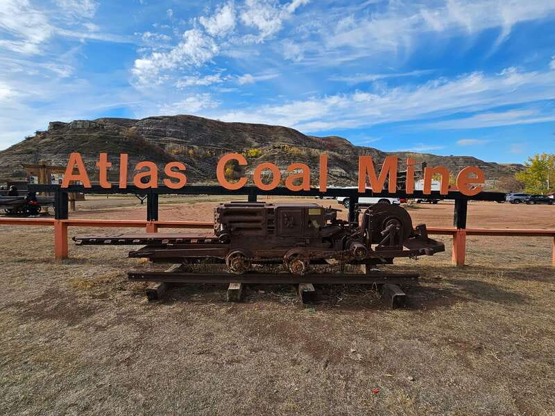 From Calgary: Drumheller Private Tour, Full day sightseeing - Leaving Calgary for Horseshoe Canyon