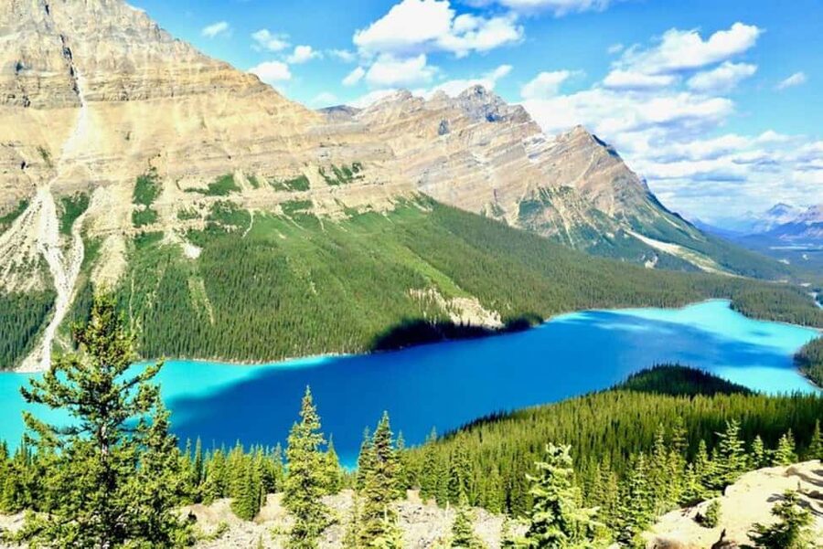 From Calgary: Explore 4 Stunning Lakes in Banff & Yoho - The early ride from Calgary