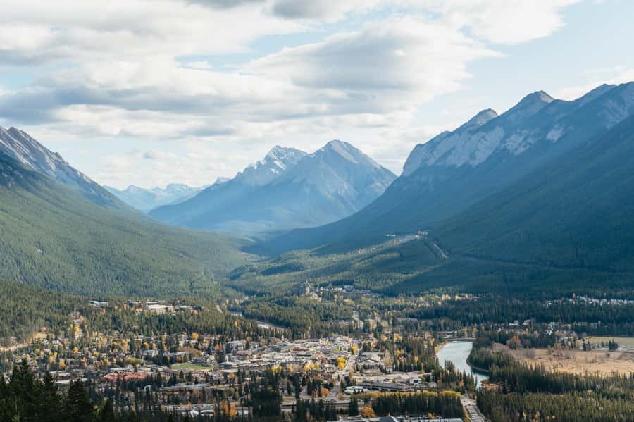 From Calgary: Private Banff National Park Day Trip - Surprise Corner and the scenic drives