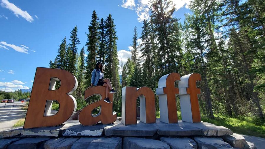 From Calgary to Banff: Day Trip with Wolfdog Sanctuary Visit - Why the wolfdog sanctuary changes the day