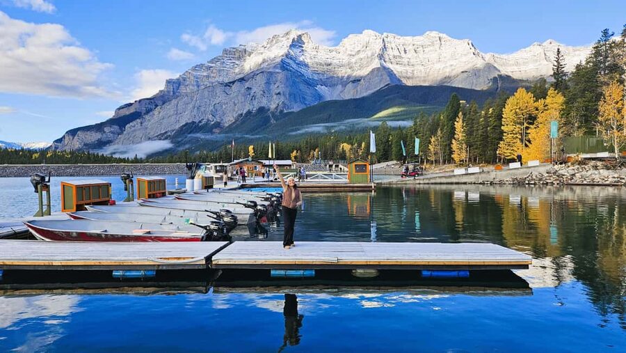 From Calgary to Banff: Day Trip with Wolfdog Sanctuary Visit - Who should book this Calgary to Banff day trip?
