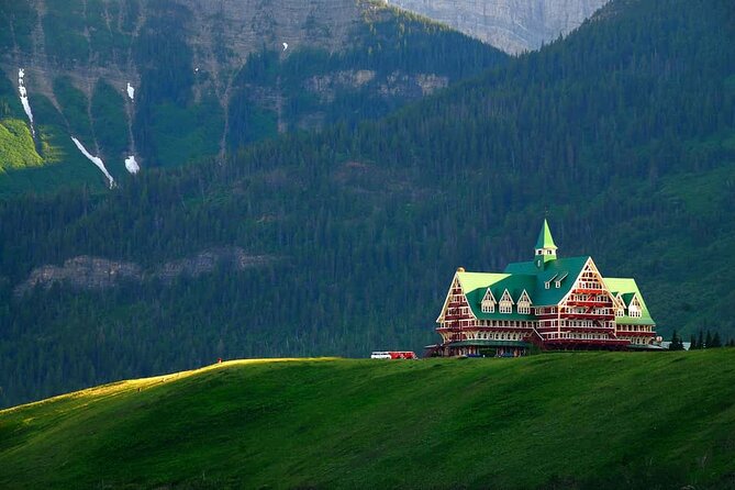 From Calgary to Waterton National Park Nature History and Wonders - Key points at a glance