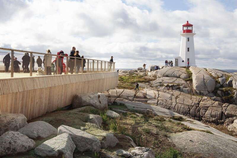 From Halifax: Peggy's Cove Bus Tour - One Hundred Minutes Among the Granite Rocks