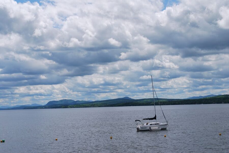 From Montreal: Eastern Townships Region Day Trip - Stanstead and the Haskell Free Library