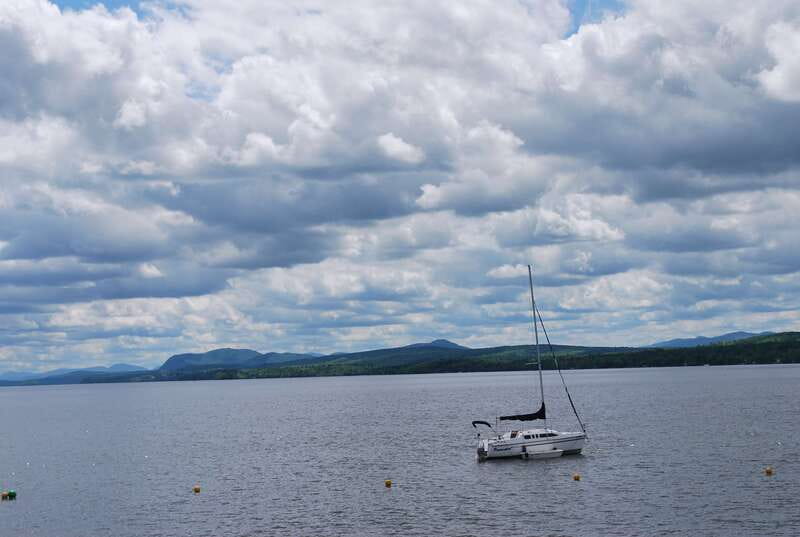 From Montreal: Eastern Townships Region Day Trip - Ayer’s Cliff and Lake Massawippi