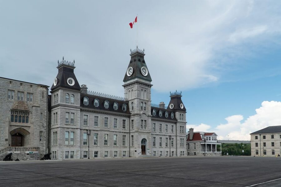 From Montreal: Kingston City Day Trip & 1000 Island Cruise - Who will enjoy this day trip most?
