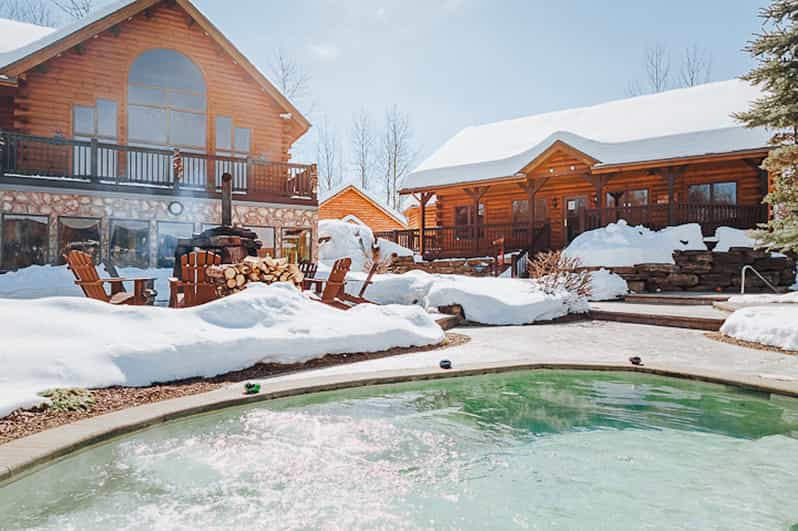 From Montreal: Natur'Eau Spa Day Trip with Admission Ticket - A forest spa day outside Montreal