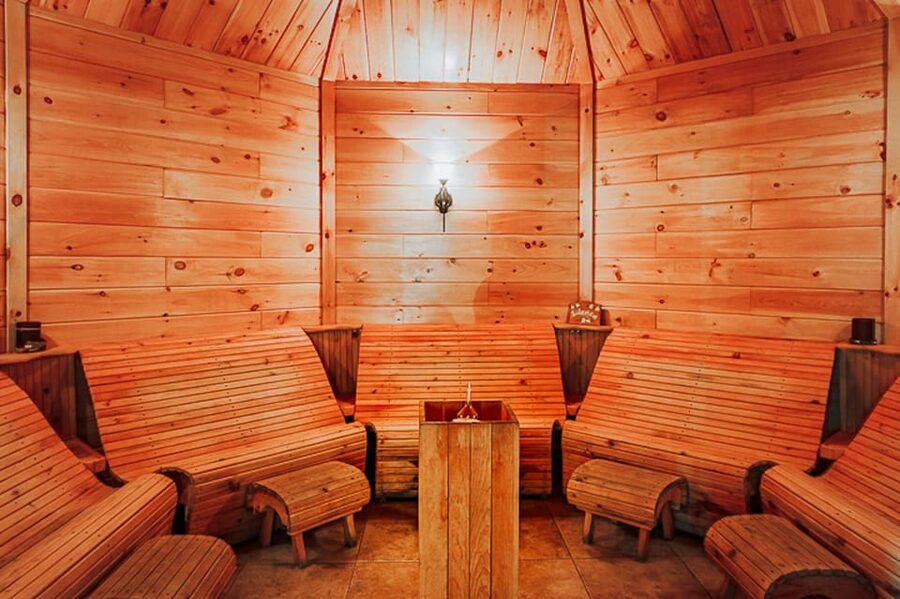 From Montreal: Natur'Eau Spa Day Trip with Admission Ticket - Finding the Radisson metro meeting point
