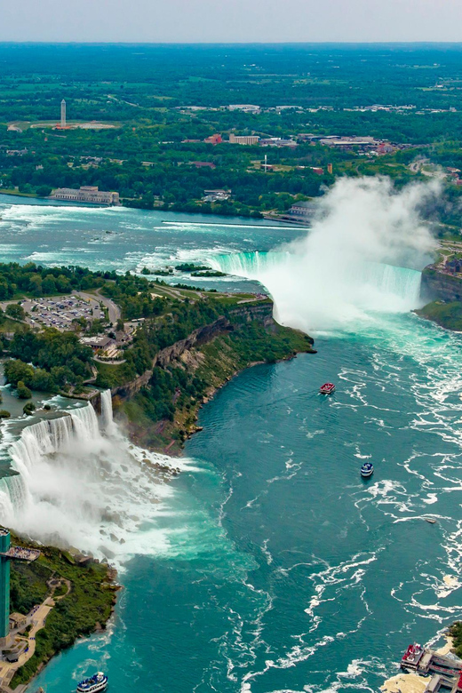 From Montreal: Toronto, Niagara Falls & 1000 Islands Tour - Niagara Falls from close range