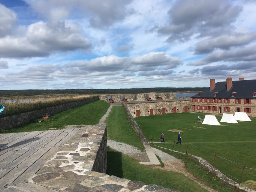 From Sydney, Canada: Walking Tour of Louisbourg Fortress - Key points to know before you book