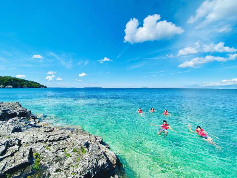 From Toronto: Bruce Peninsula Guided Hiking Day Trip - The ride home and dinner at Champ Burger