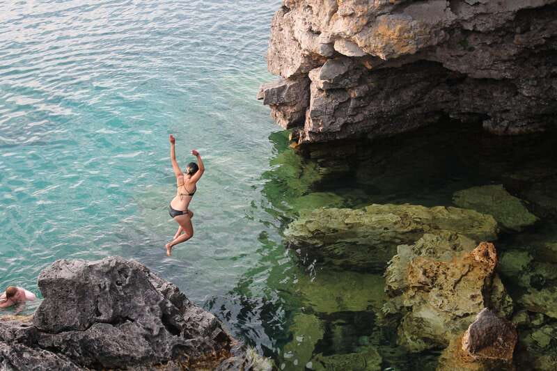 From Toronto: Bruce Peninsula National Park Guided Day Trip - Indian Head Cove and the frozen Georgian Bay shore