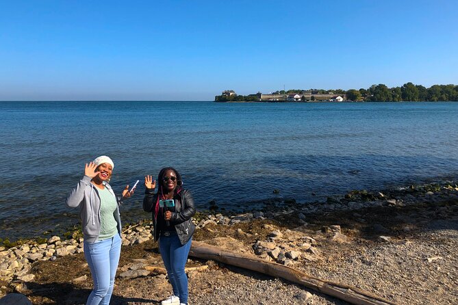 FROM TORONTO: Niagara Day Tour w/ Niagara on the Lake & Boat Ride - Free time at Table Rock and Clifton Hill