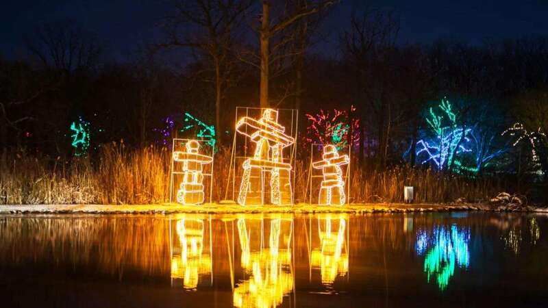 From Toronto: Winter Festival of Lights Niagara Falls Tour - Three million lights after dark