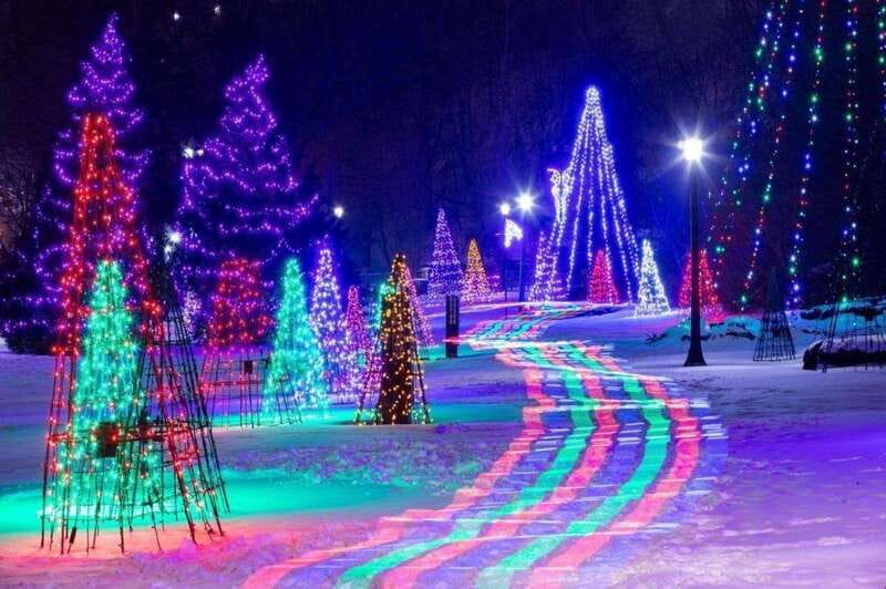 From Toronto: Winter Festival of Lights Niagara Falls Tour - The Niagara Parkway stops