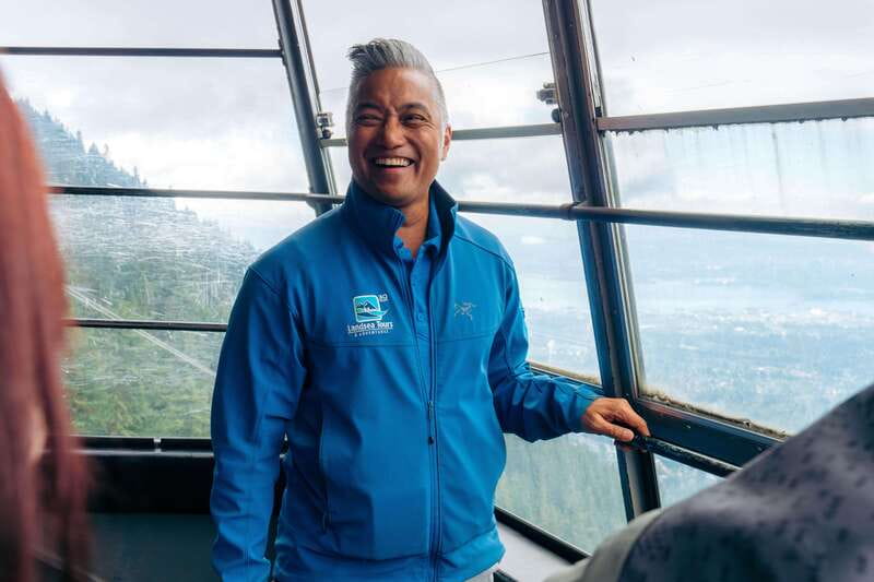 From Vancouver: Capilano Suspension Bridge & Grouse Mountain - What the coach and guide add