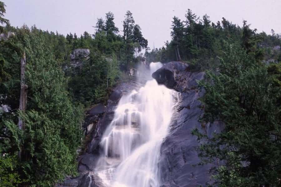 From Vancouver: Whistler Tour with Shannon Falls and Gondola - Traffic can change the whole day
