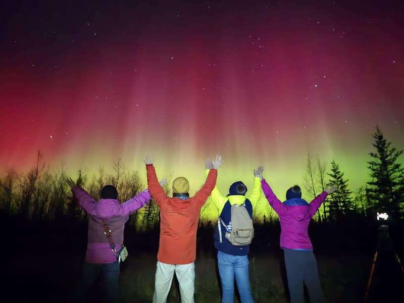 From Yellowknife: Aurora Borealis Tour with Cozy Cabin Base - A warm way to wait for the northern lights