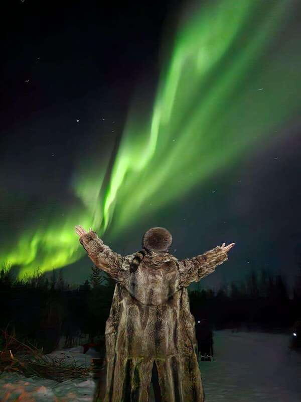 From Yellowknife: Aurora Borealis Tour with Cozy Cabin Base - Fish chowder, bannock, and a late northern lunch