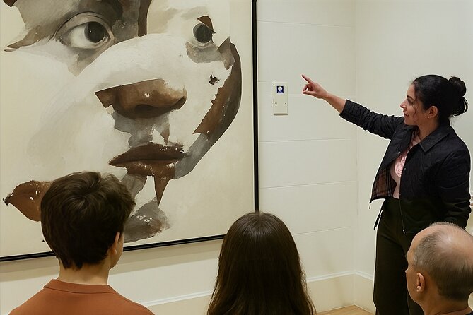 Guided Art Gallery Tour in Montreal - Images Boréales: a focused look at Inuit art