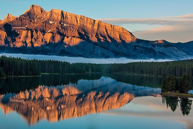 Guided Tour to Banff Highlights & Wildlife With Gondola Admission - Guides make the difference in a small vehicle
