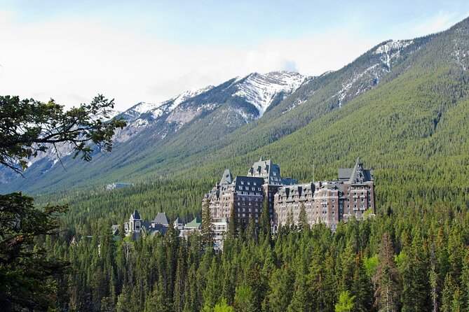 Guided Tour to Banff Highlights & Wildlife With Gondola Admission - Dusk timing, comfort, and practical details