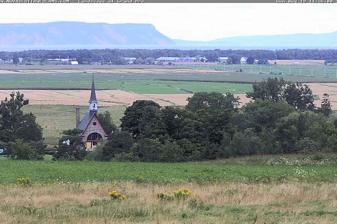 Half-Day Small-Group Tour of Annapolis Valley - Passing Acadia University and Wolfville