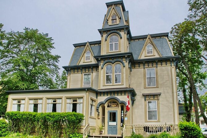 Half-Day Small-Group Tour of Nova Scotia's South Shore - Historic buildings beyond the harbour streets