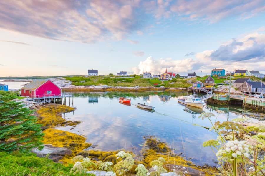 Halifax Small-Group Express Peggy’s Cove Tour - The guide makes the return trip useful