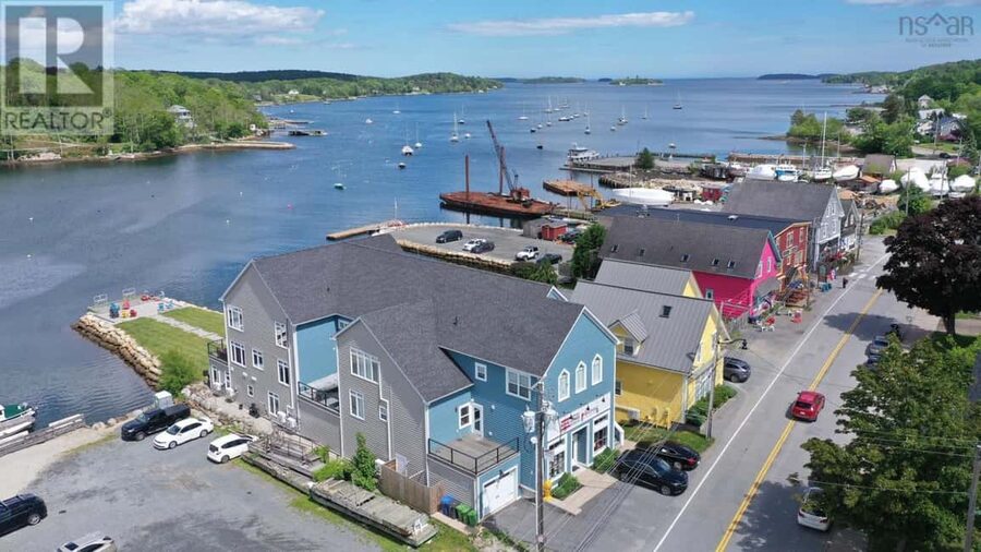 Halifax: South Coast Nova Scotia Private Day Tour - Peggy’s Cove and its famous lighthouse