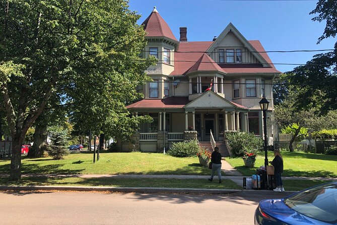 Historic Walking Tour of Charlottetown - Pownal Square and the final walk to the marina