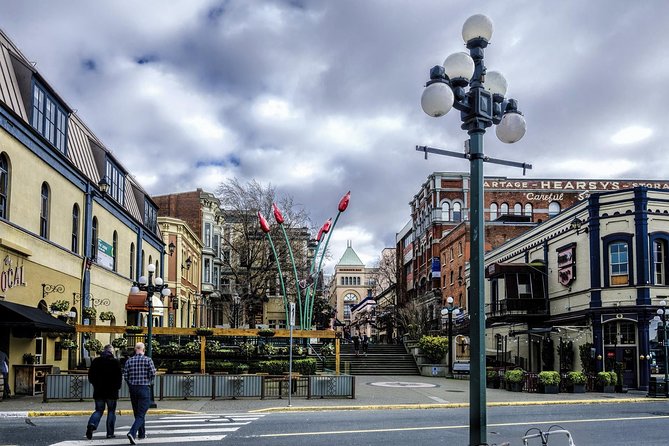 Historical Victoria Walking Tour - Fan Tan Alley and the Chinatown finish