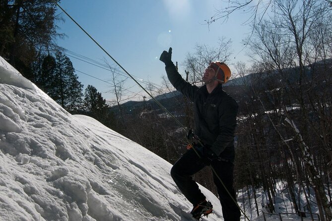 Ice Climbing Initiation in Mont-Tremblant - Footwear, clothing, and body-size limits