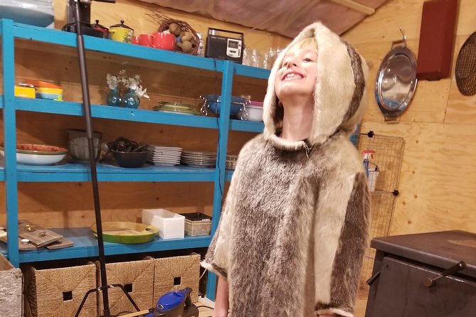 Intimate Aurora Tours Cozy Cabin Bucket List - Fur coats, hats, and useful photo help