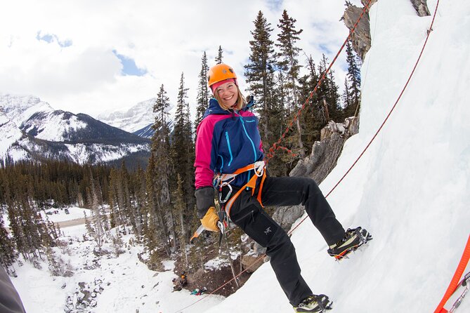 Jasper Ice Climbing Experience - Group size and guide support