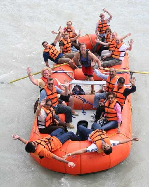 Jasper: Jasper National Park Easy 2-Hour Rafting Trip - Meeting at Jasper Station and riding to the river