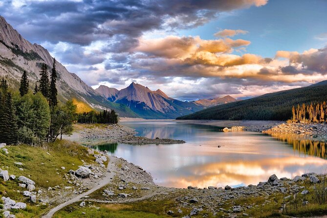 Jasper National Park Tour: Maligne Valley, Medicine Lake and Spirit Island - Timing, comfort, and small practical details