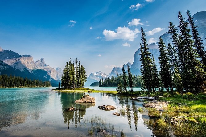 Jasper National Park Tour: Maligne Valley, Medicine Lake and Spirit Island - Maligne Lake and the choice of Spirit Island