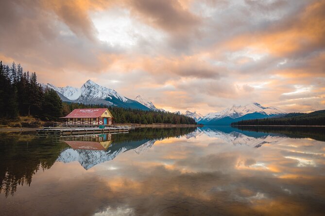 Jasper National Park Tour Maligne Valley, Medicine Lake with Walk - The Maligne Valley drive, with time to watch the roadside