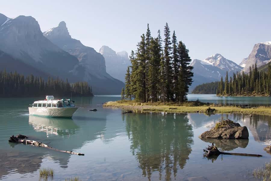 Jasper: Wildlife and Waterfalls Tour with Maligne Cruise - Key points at a glance
