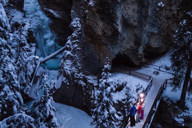 Johnston Canyon Evening Icewalk - Why Johnston Canyon feels different after dark