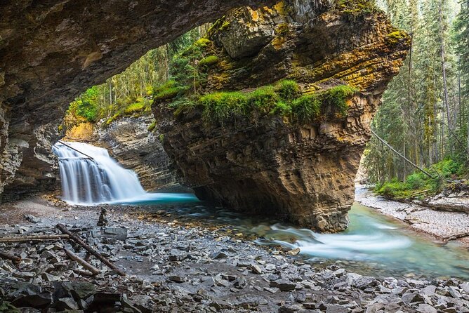 Johnston Canyon Icewalk - Key points to know before you book