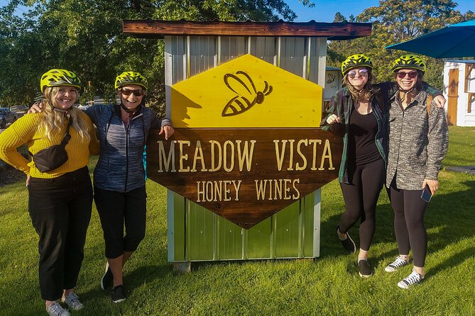 Kelowna E-Bike Bee Tour, Tastings, Organic Lunch & Audio Guide - A 20-Minute Tour About Bees